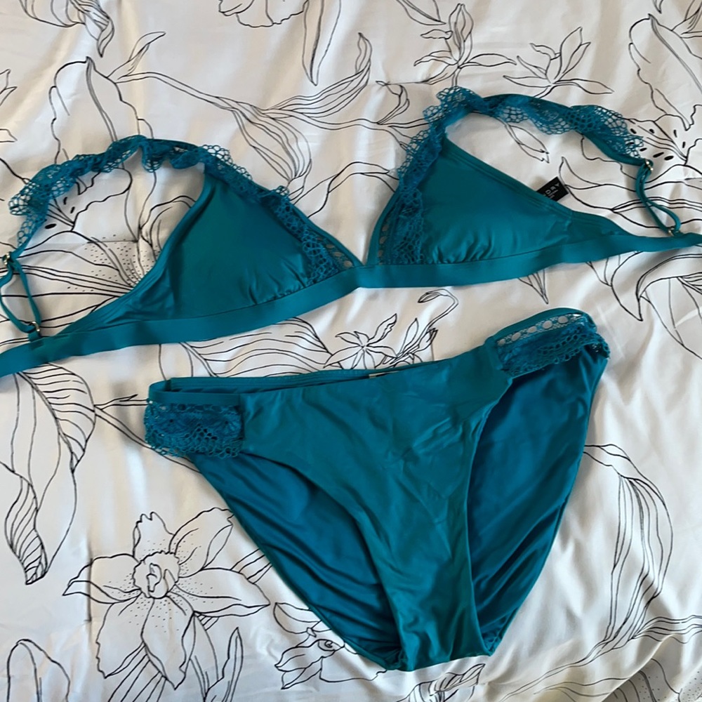 Laundry bikini set